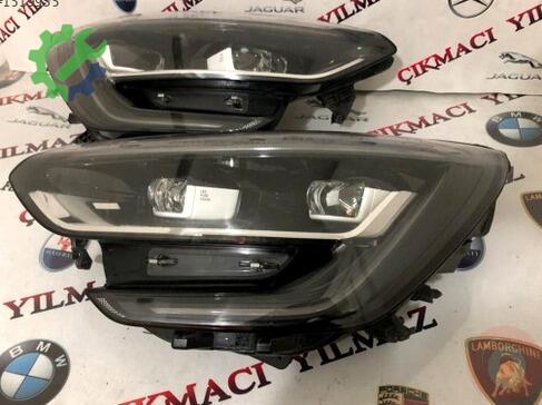 Renault Megane Sağ Ön Far çıkma parça
