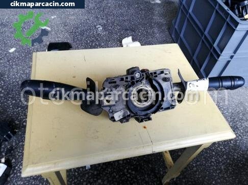 Renault Megane Silecek Kolu çıkma parça
