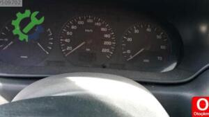 Renault Megane 1 gösterge saati orjinal çıkma