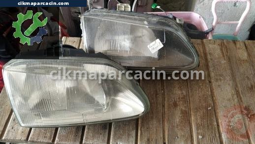 Renault Megane Sağ Ön Far çıkma parça