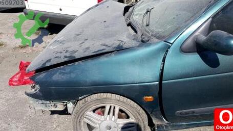Renault Megane Sol Ön Çamurluk çıkma parça