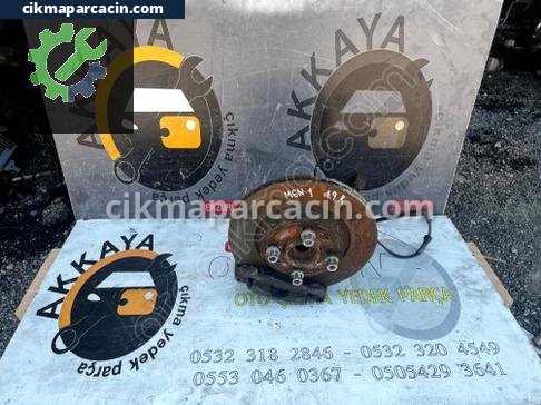 Renault Megane Sağ Taşıyıcı çıkma parça
