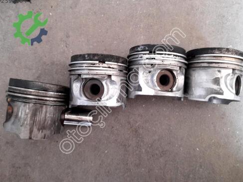 Renault Megane Piston çıkma parça
