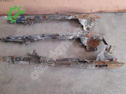 Renault Megane Çamurluk çıkma parça