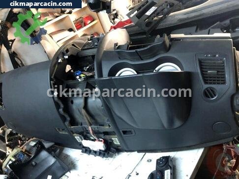 Renault Megane Torpido çıkma parça
