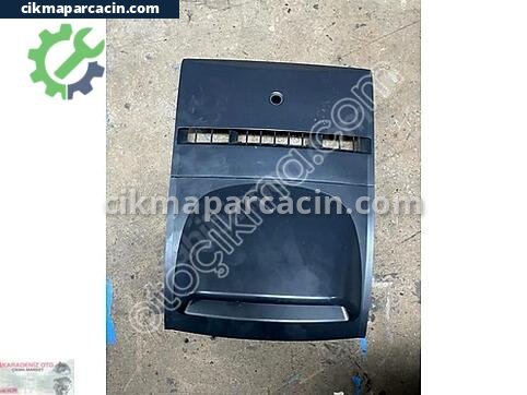Renault Megane Teyp çıkma parça