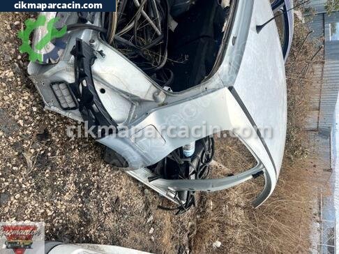 Renault Megane Sağ Arka Çamurluk çıkma parça