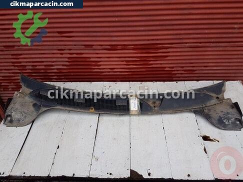 Renault Megane Ön Cam Izgarası çıkma parça