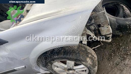 Renault Megane Sağ Ön Çamurluk çıkma parça