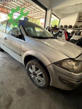 Renault Megane Sağ Ön Far çıkma parça