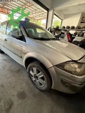 Renault Megane Sağ Ön Far çıkma parça