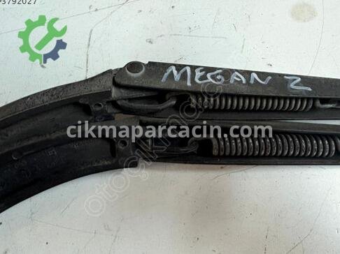 Renault Megane Silecek Kolu çıkma parça