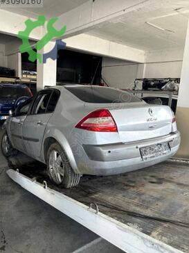 Renault Megane Sol Arka Çamurluk çıkma parça