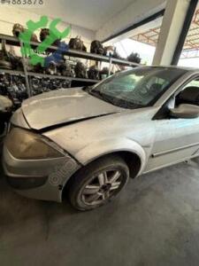 Renault Megane 2 Sol On Çamurluk Orjnial Çıkma