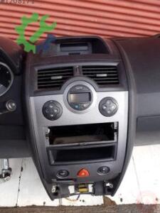 Renault Megane 2 Teyp çerçevesi orjinal çıkma