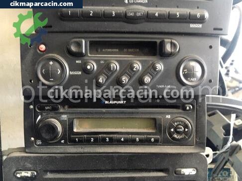 Renault Megane Teyp çıkma parça