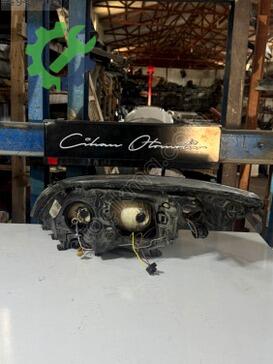 Renault Megane Sağ Ön Far çıkma parça