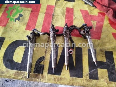 Renault Megane Enjektör Kütüğü çıkma parça