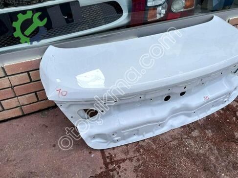 Renault Megane Bagaj Kapağı çıkma parça