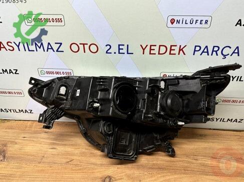 Renault Megane Sağ Ön Far 20-22 çıkma parça