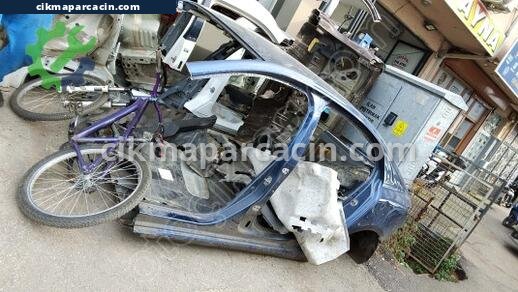 Renault Megane Sol Arka Çamurluk çıkma parça