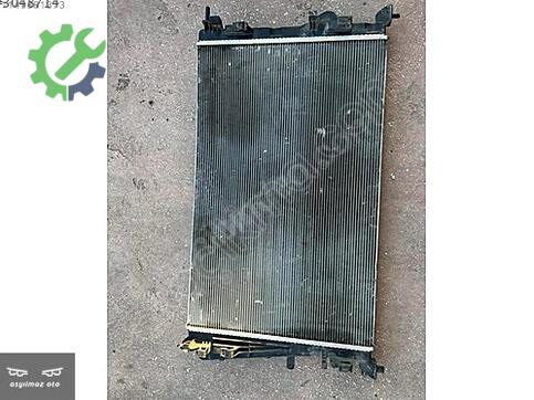 Renault Megane Su Radyatörü 214102845R çıkma parça