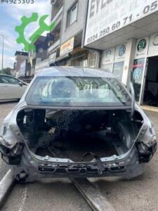 Renault Megane Arka Tavan Sacı Çıkma