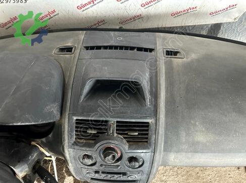 Renault Megane Göğüs çıkma parça