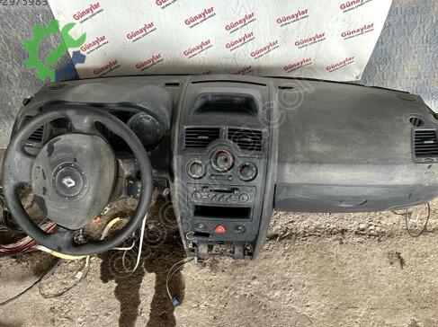 Renault Megane Göğüs çıkma parça