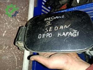 Renault Megane Orijinal Çıkma Sedan Depo Kapağı