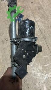Renault Megane üç ön cam silecek motoru