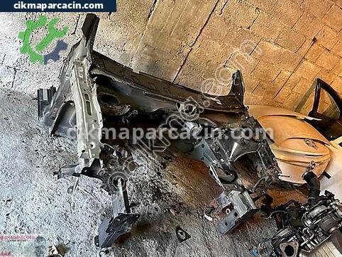 Renault Megane Tavan çıkma parça