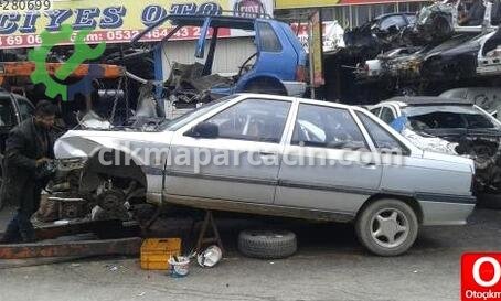 Renault R21 Sağ Ön Kapı çıkma parça