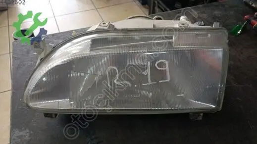 Renault R19 Sağ Ön Far çıkma parça