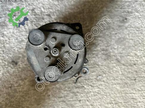 Renault R21 Klima Kompresörü çıkma parça