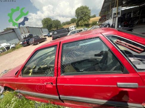 Renault R21 Tavan çıkma parça