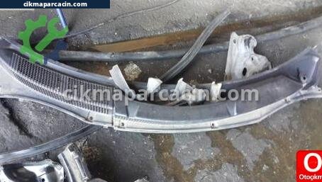 Renault Scenic Ön Cam Izgarası çıkma parça