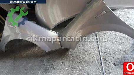 Renault Scenic Sağ Ön Çamurluk çıkma parça