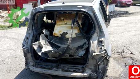 Renault Scenic Arka Tavan Çıtası çıkma parça