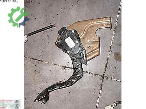 Renault Symbol Pedal çıkma parça