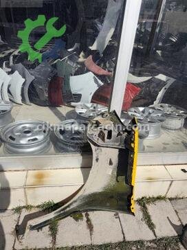 Renault Symbol Sağ Ön Çamurluk çıkma parça