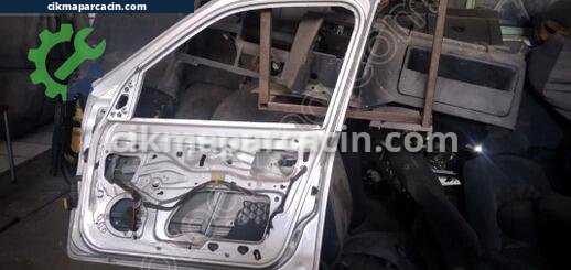 Renault Symbol Sağ Ön Kapı çıkma parça