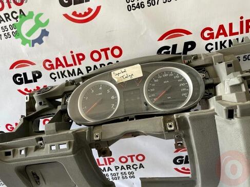 Renault Symbol Torpido çıkma parça