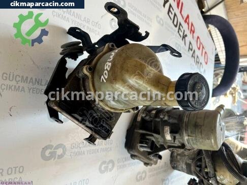 Renault Symbol Direksiyon Pompası çıkma parça