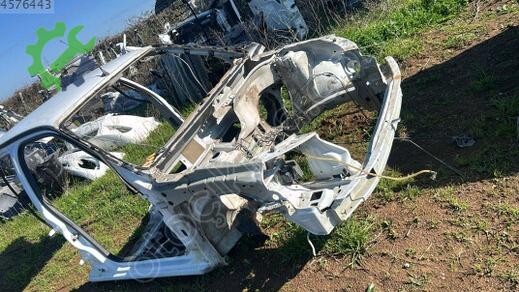 Renault Symbol Sağ Marşpiyel Sacı çıkma parça