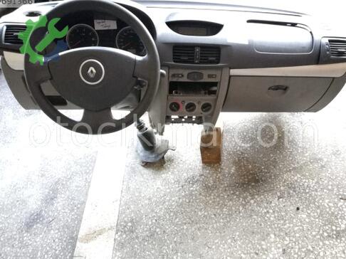 Renault Clio Torpido çıkma parça