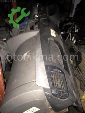 Renault Clio Torpido çıkma parça