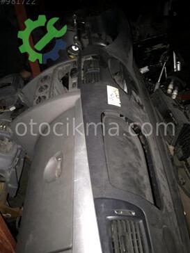 Renault Clio Torpido çıkma parça