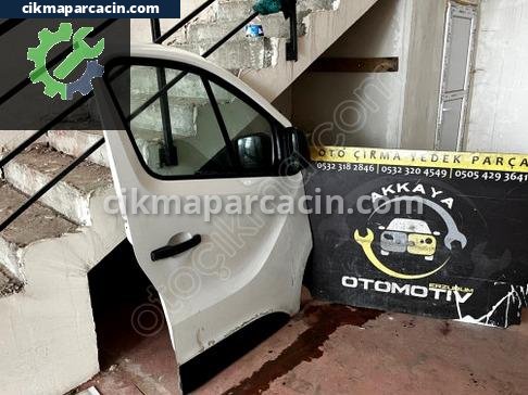 Renault Trafic Sağ Ön Kapı çıkma parça