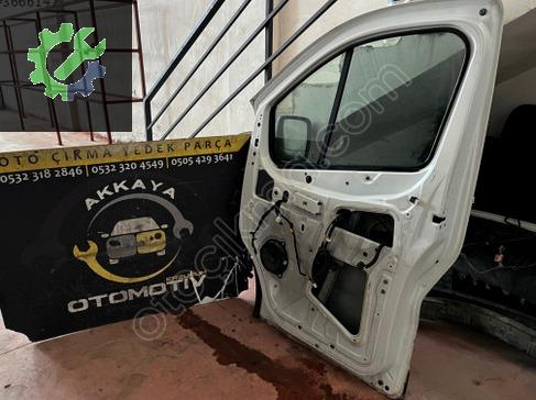 Renault Trafic Sağ Ön Kapı çıkma parça